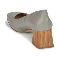 Betty London CLAUDIE