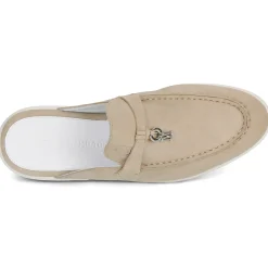 Melvin & Hamilton Adley 15