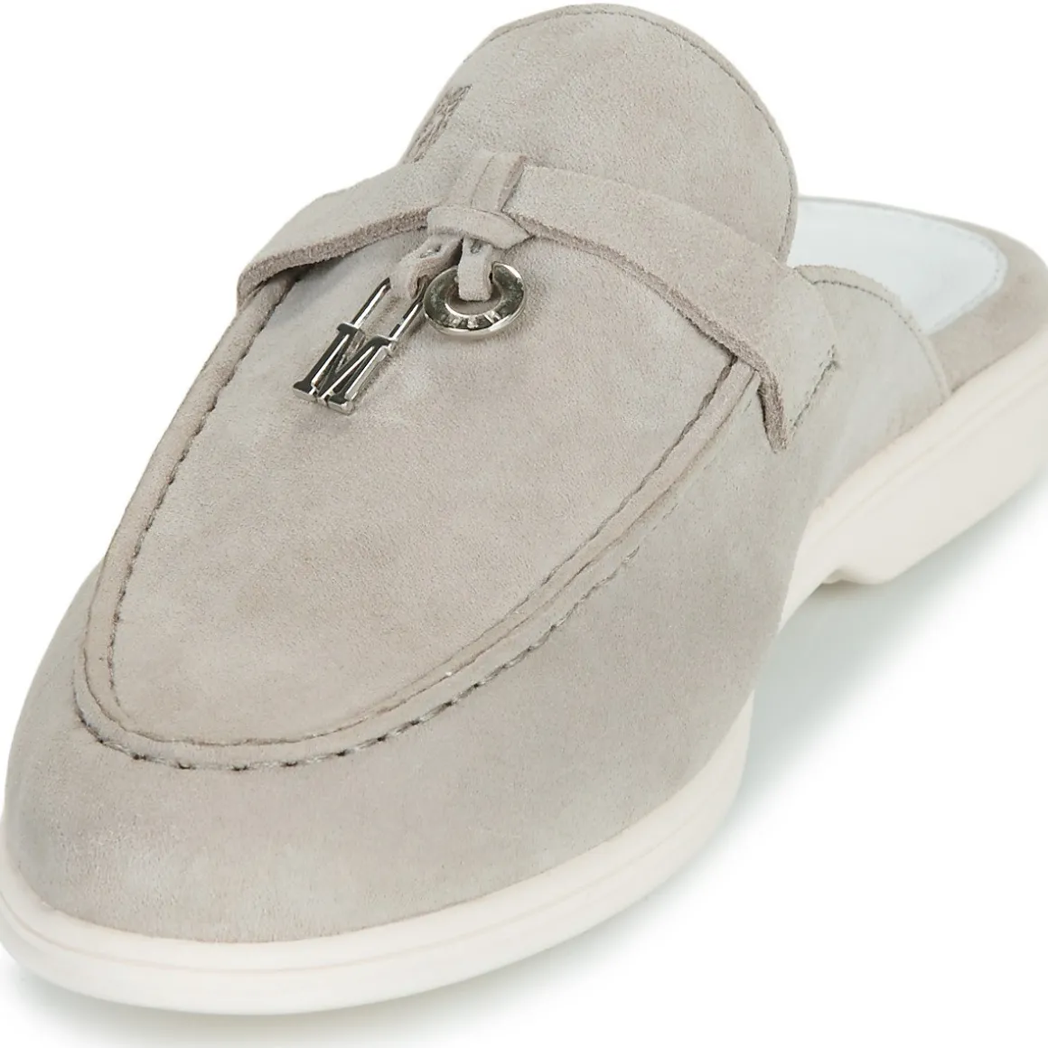 Melvin & Hamilton Adley 15