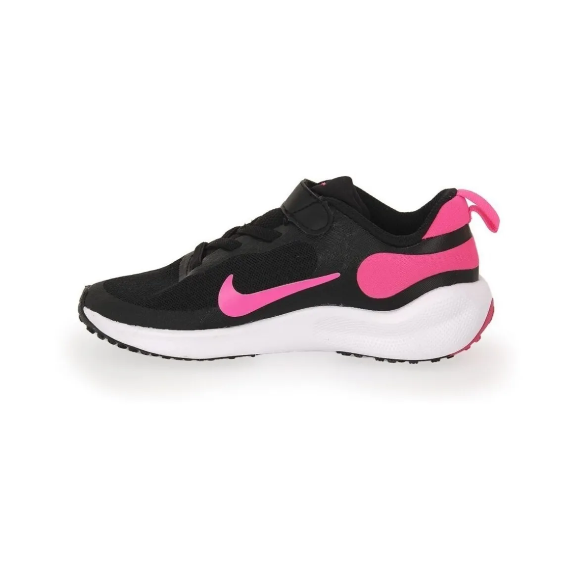 Nike REVOLUTION 7