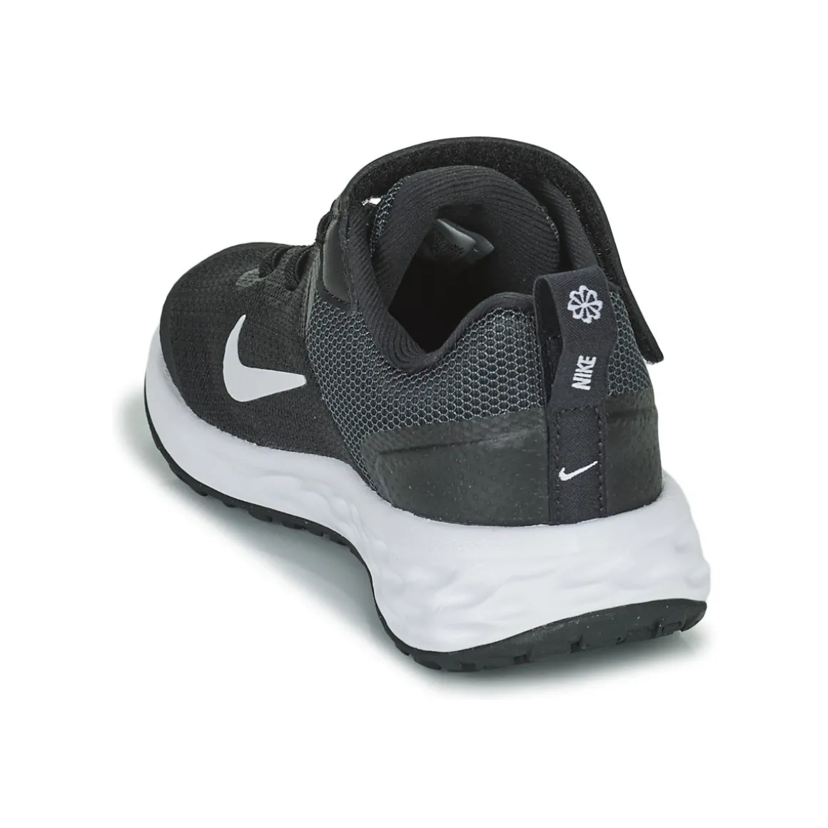 Nike Revolution 6