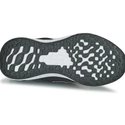 Nike Revolution 6