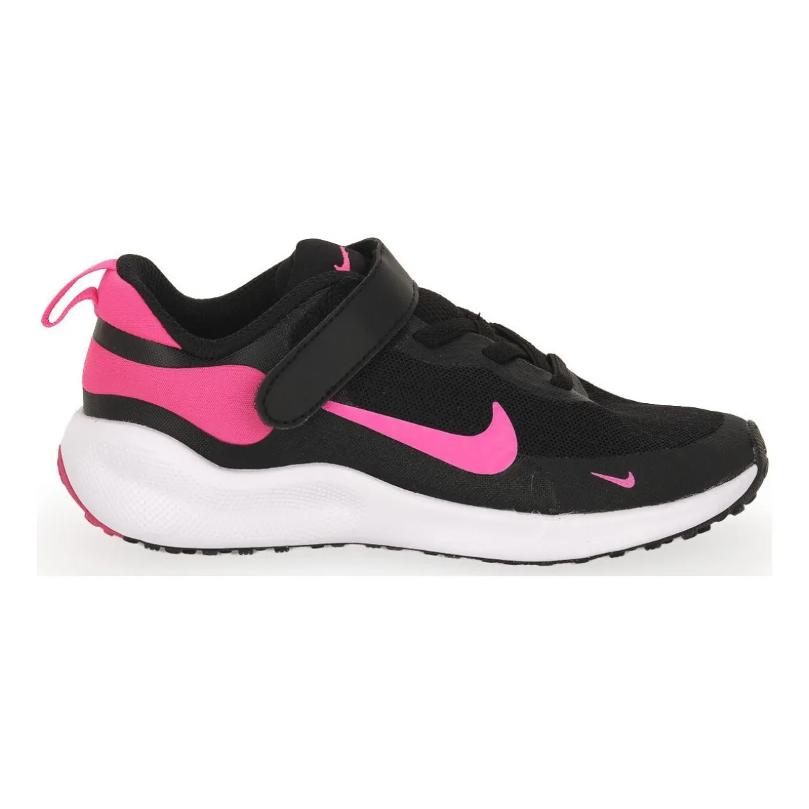 Nike REVOLUTION 7