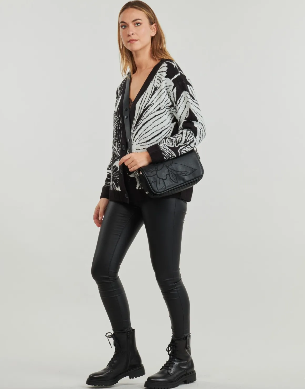 Veste / Cardigans Desigual