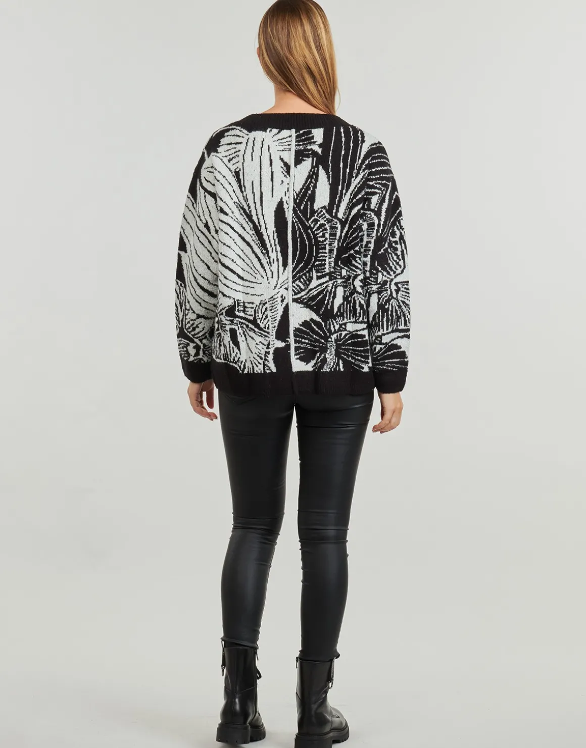 Veste / Cardigans Desigual